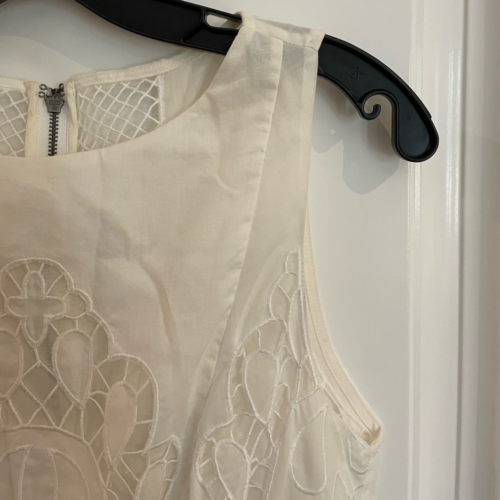 Alice + Olivia White Vinny Embroidered Cotton Party Dress (Size 6) - Picture 4 of 11